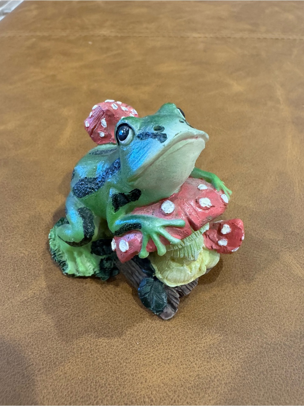 Source Unknown Green Frog on Red Mushroom Figurine